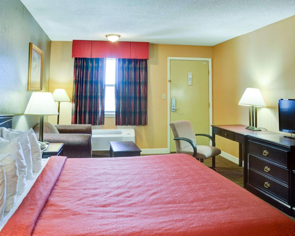 Quality Inn & Suites Hot Springs-Lake Hamilton