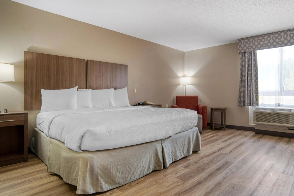 Best Western Plus Philadelphia-Choctaw Hotel and Suites