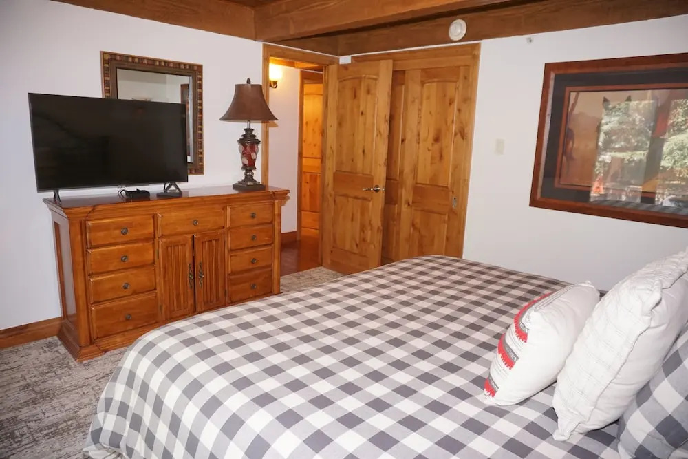 Recently Remodeled Including New Appliances - Corner Unit - River Location 3 Bedroom Condo by RedAwning