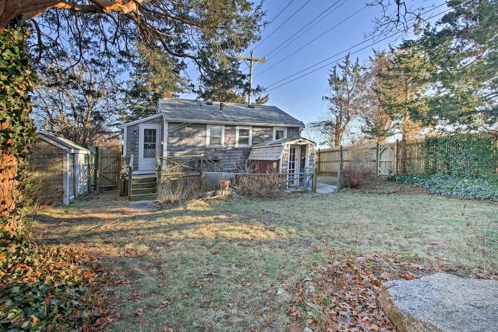 Steps to Cape Cod Canal: Buzzards Bay Home