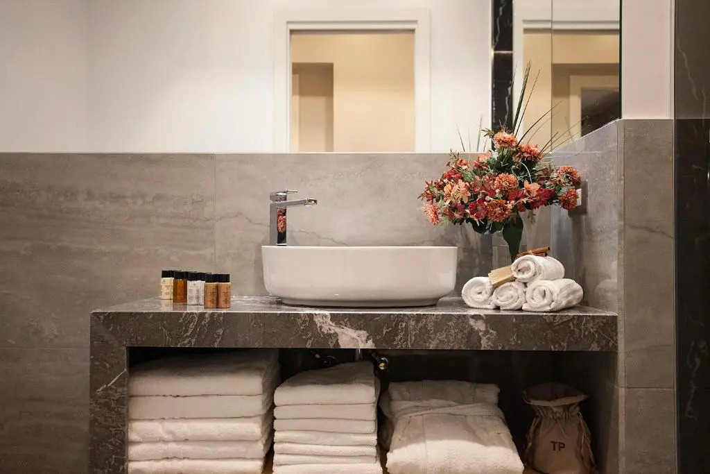 Roman Holidays Boutique Hotel