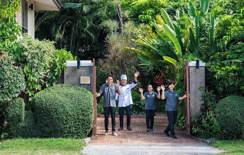 Ban Haad Sai - Beachfront Private Villa