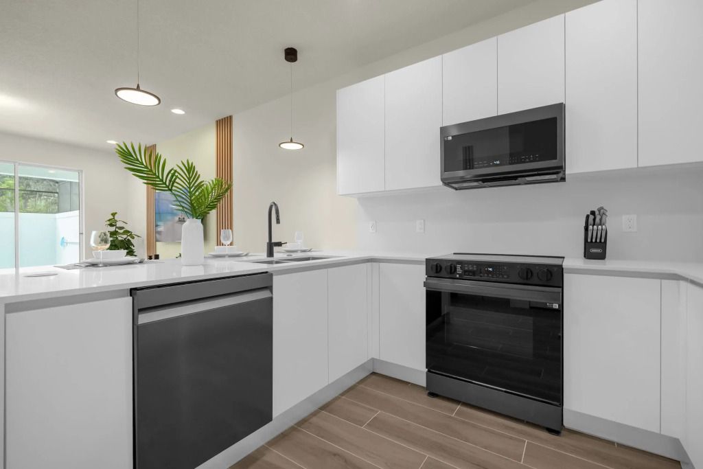 Upstay - Townhouse with Private Pool and Foosball, Clermont