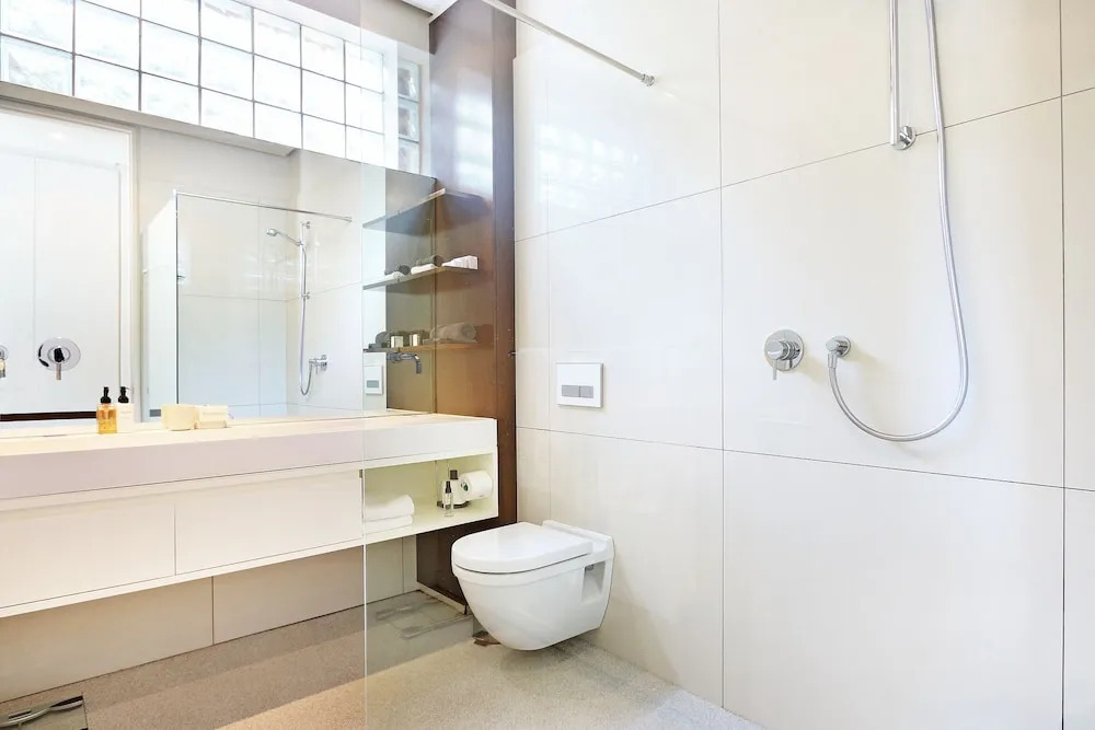Luxury 5-star Private 4-bed Villa With Pool and Views Close to Camps Bay Beach