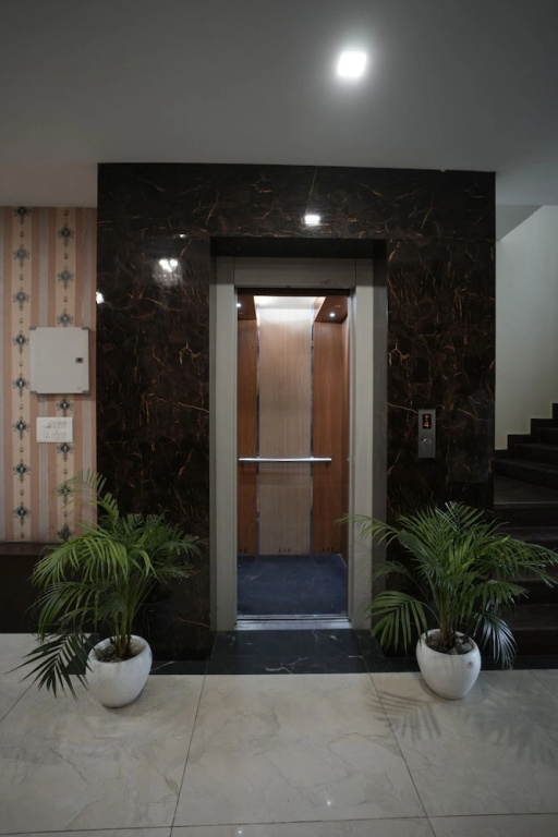 Hotel S R Grand