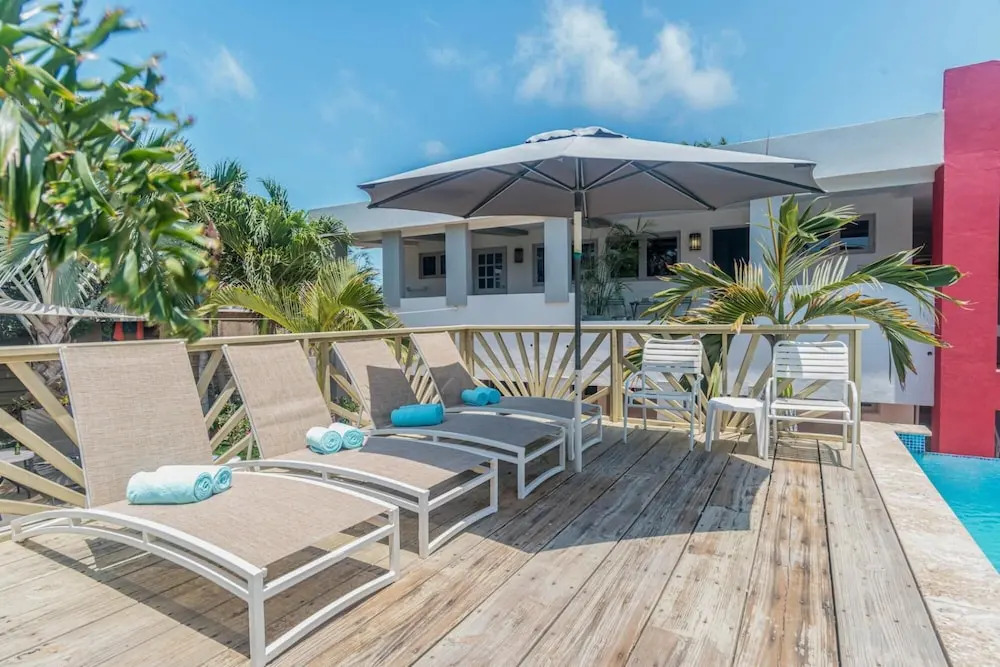 Quiet Cozy Central Close to the Beach Pool