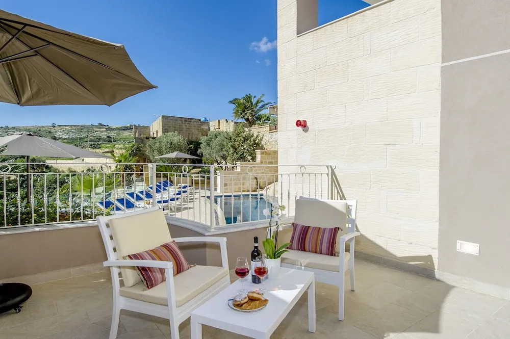 Viewpoint Boutique Living