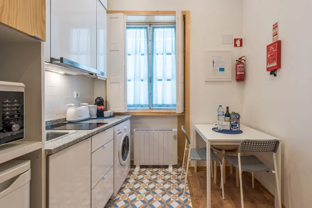 733 Costa Cabral Metro Residence
