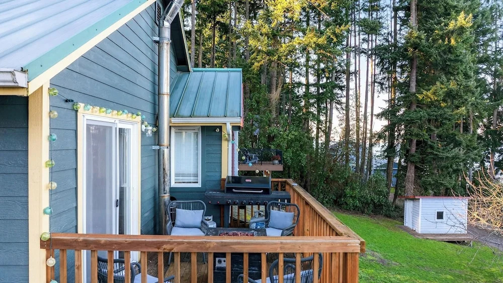 Cozy Whidbey Island Home Near Langley Waterfront & Dining Tideview by Avantstay