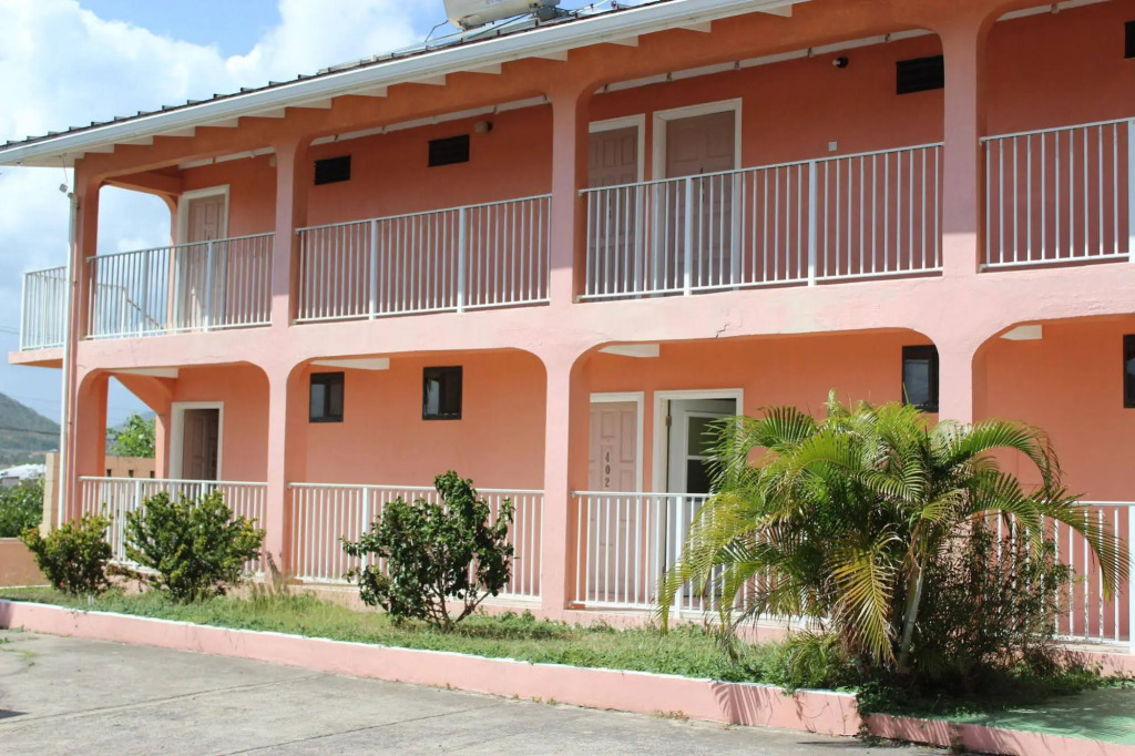 Fortville Inn