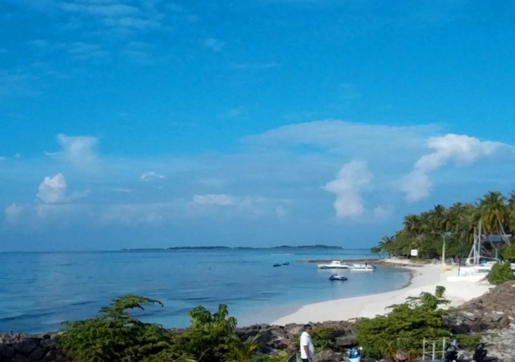 Equator Beach Inn