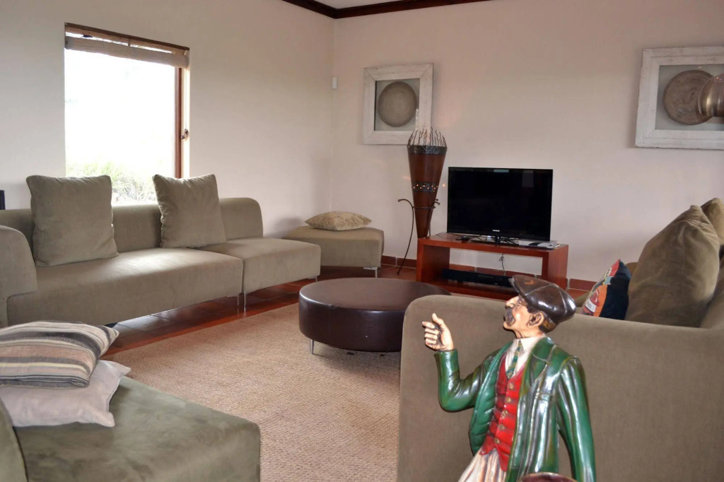 Newburg Lodge & Luxury Bush Tents, Elements Private Golf Reserve