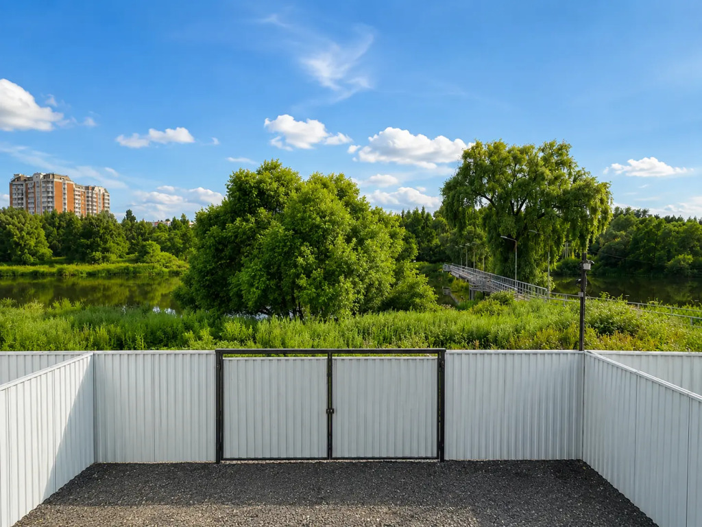 Панорамный дом с частным кинотеатром у воды | Москва, Пыхтино