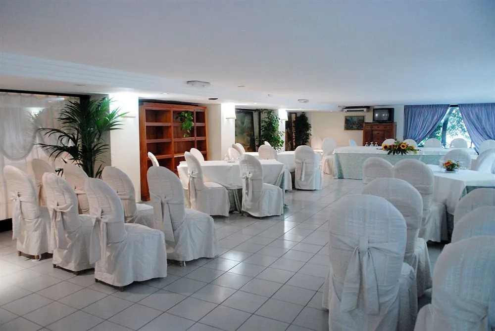 V7 Hotel