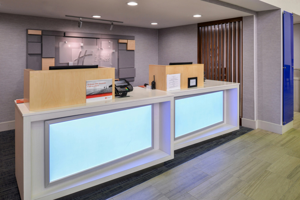 Holiday Inn Express Palm Desert by IHG