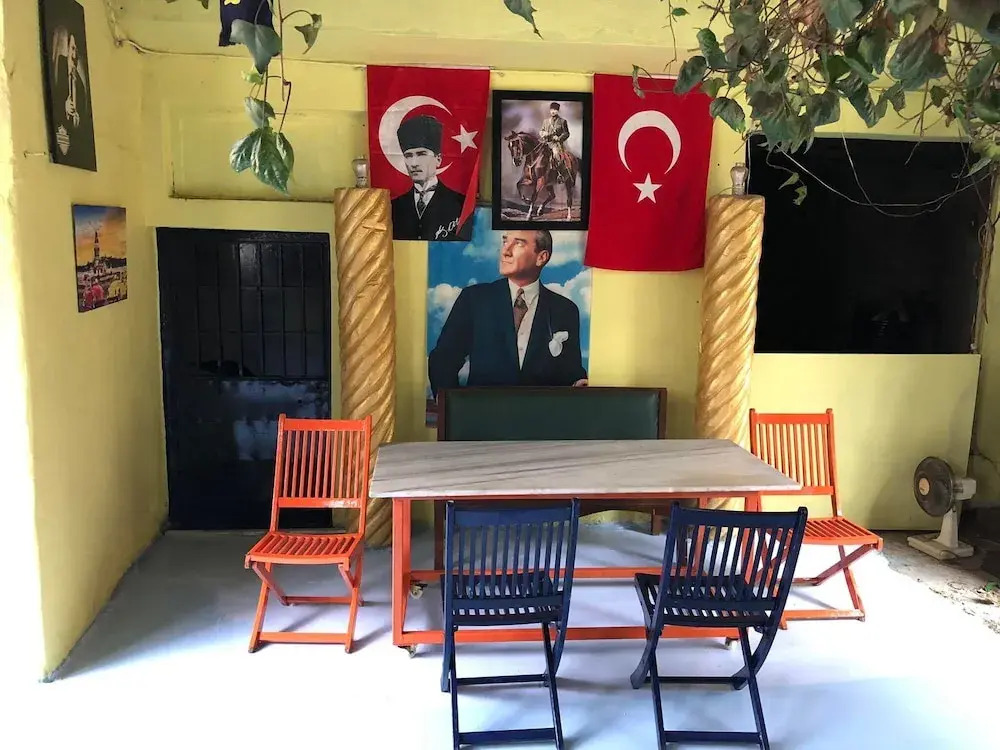 Hamam Hostel 1469