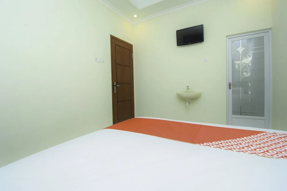 OYO 1909 Edelweiss Residence Syariah