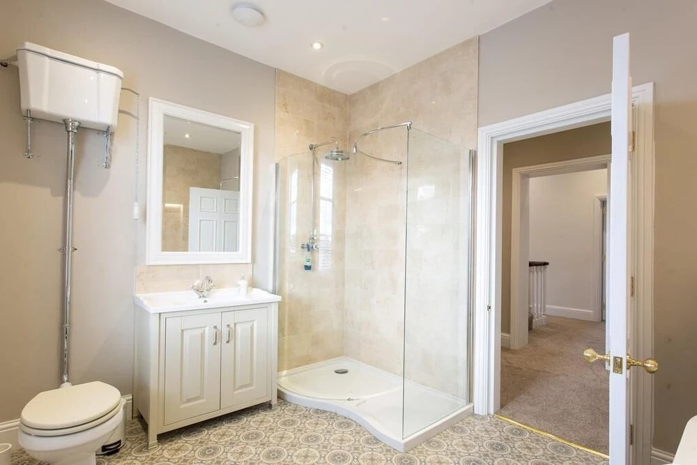 Luxury Listed Townhouse 350 Yds From Racecourse