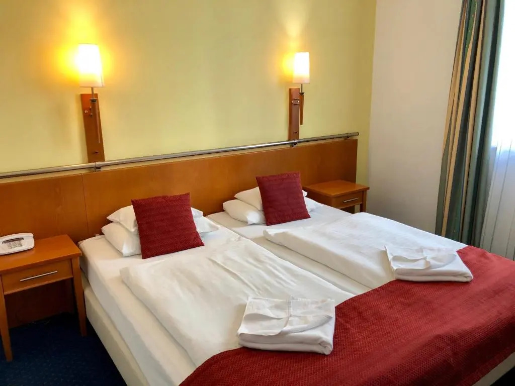Hotel Veritas