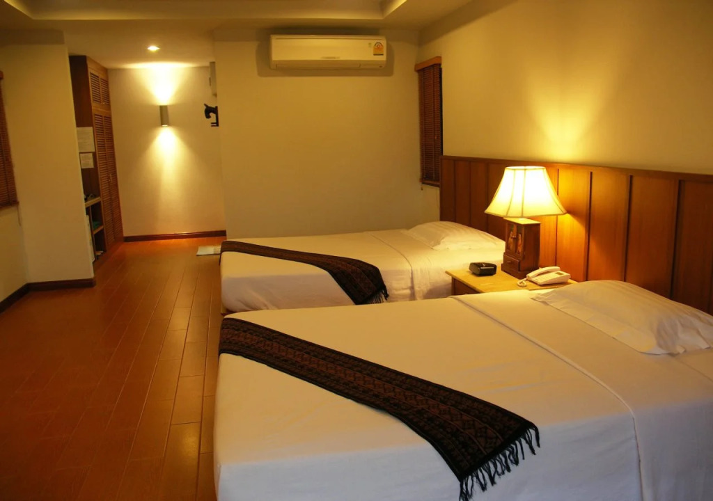 Sailom Resort Bangsaphan