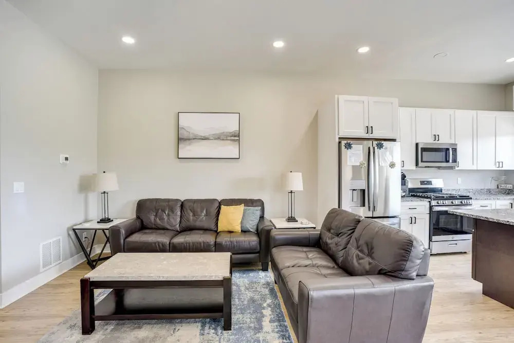 Dtwn Woodland Park Townhome w/ Covered Deck