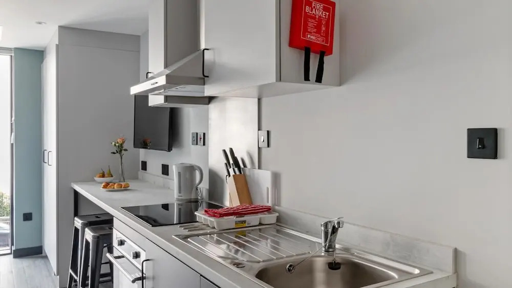 Comfortable and Convenient Studio