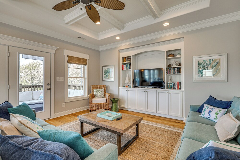 Spacious Coastal Gem on Oak Island 100 Yds to Sand