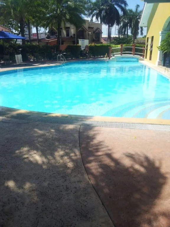 Cozy Studio Unit near Manila Airport With Swimming Pool, Full Kitchen 7A