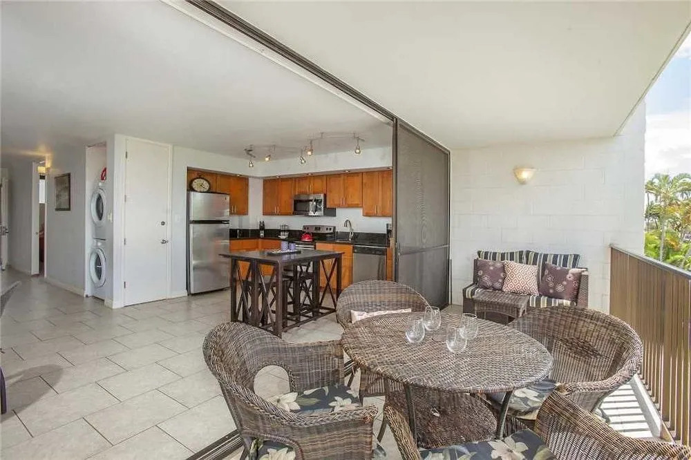 Maui Parkshore 306 - 2 Br Condo