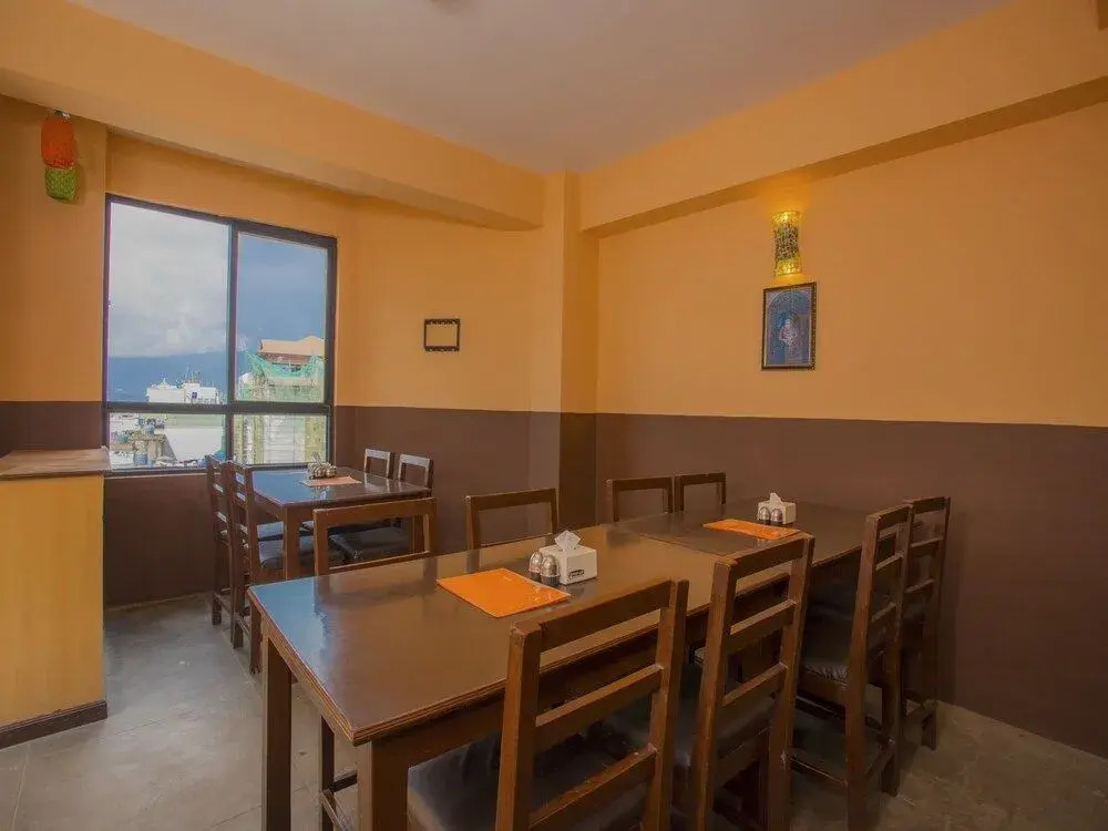OYO 158 Hotel Premium