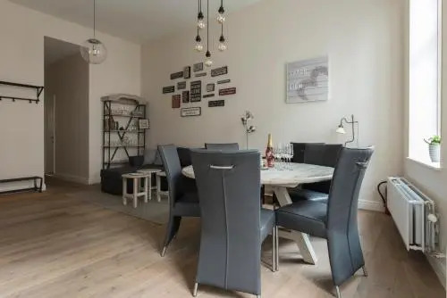 Cozy & Bright Apartment