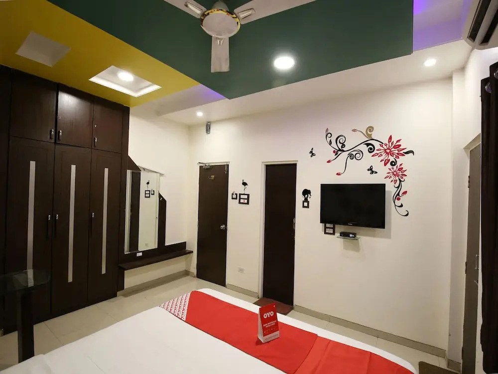 OYO 11548 Hotel Mrunal Palace