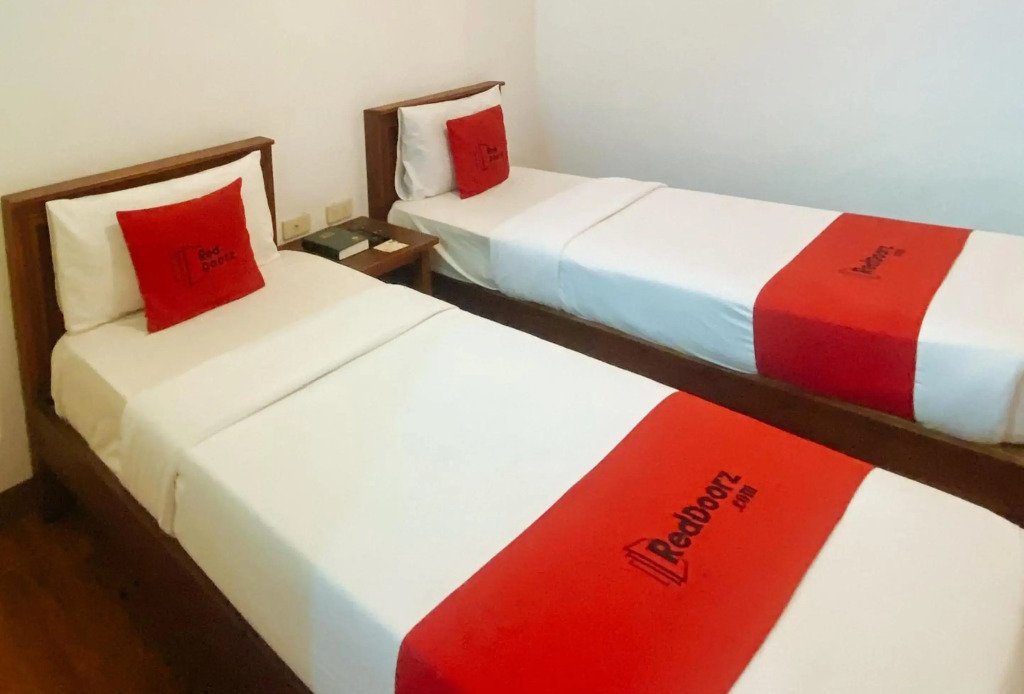 RedDoorz Plus at Balai Sofia Bed & Breakfast Batangas