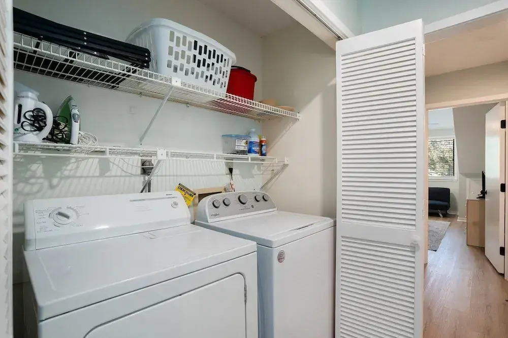2d West Hyde Park 3 Bedroom Condo