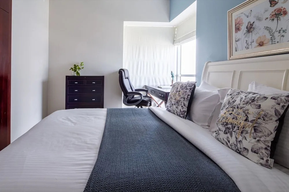 Magnificent Marina Views in This Elegant 3br