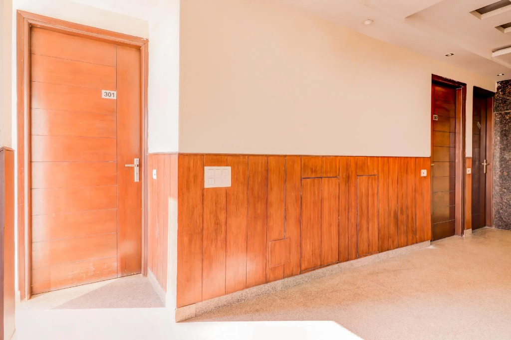 OYO GRG2153 Smart Inn