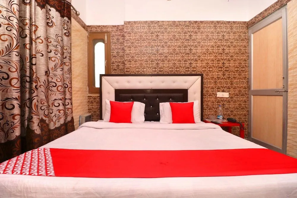 Oyo 24015 Kawal Residency