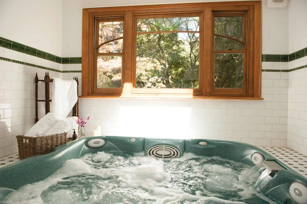 Woolrich Historic Garden Cottage