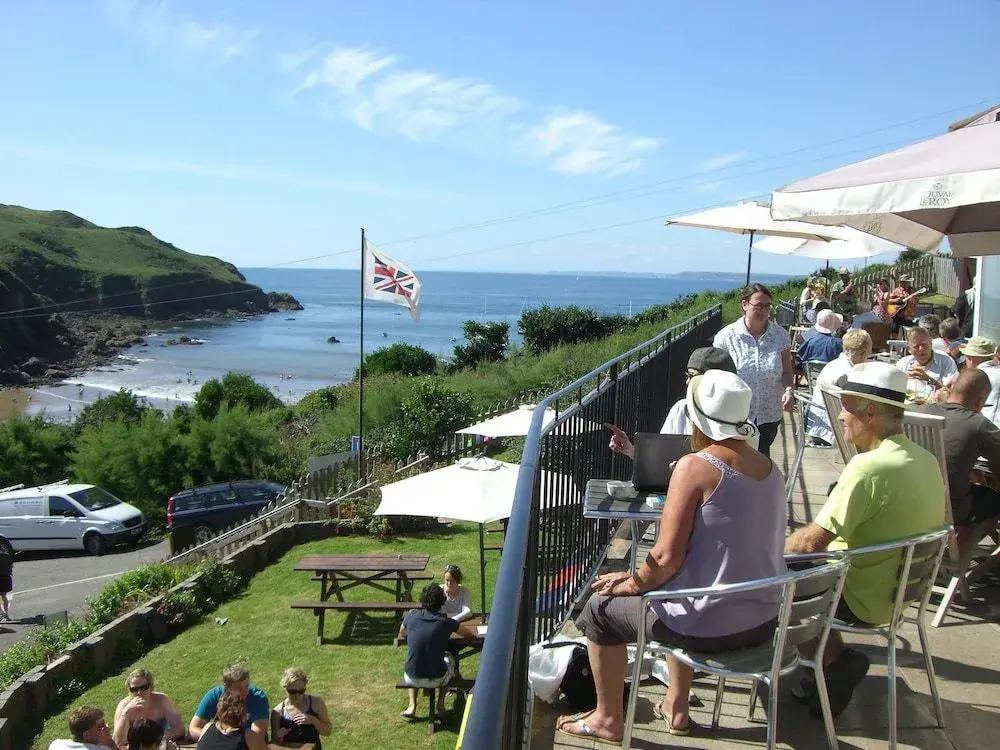 The Sun Bay Hotel & Restaurant