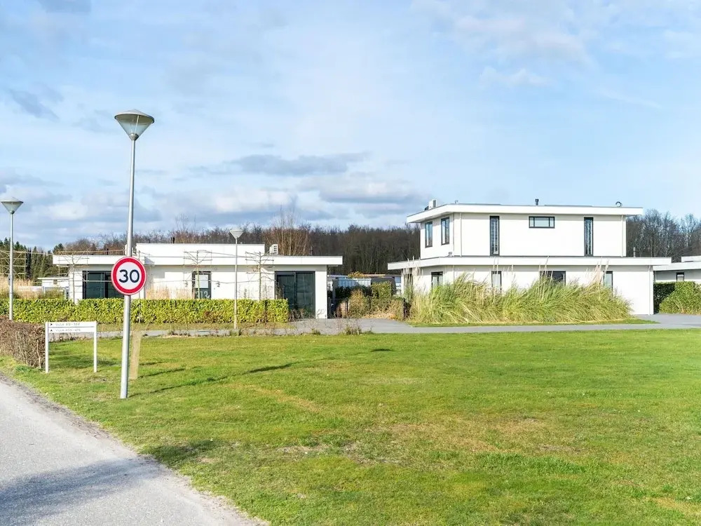 16p Spacious Villa on the Water in Zeewolde