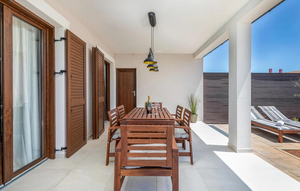 Awesome Home In Betiga