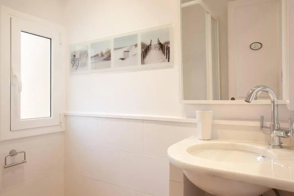 Bright 2 bedroom apt in 22@, close to the beach