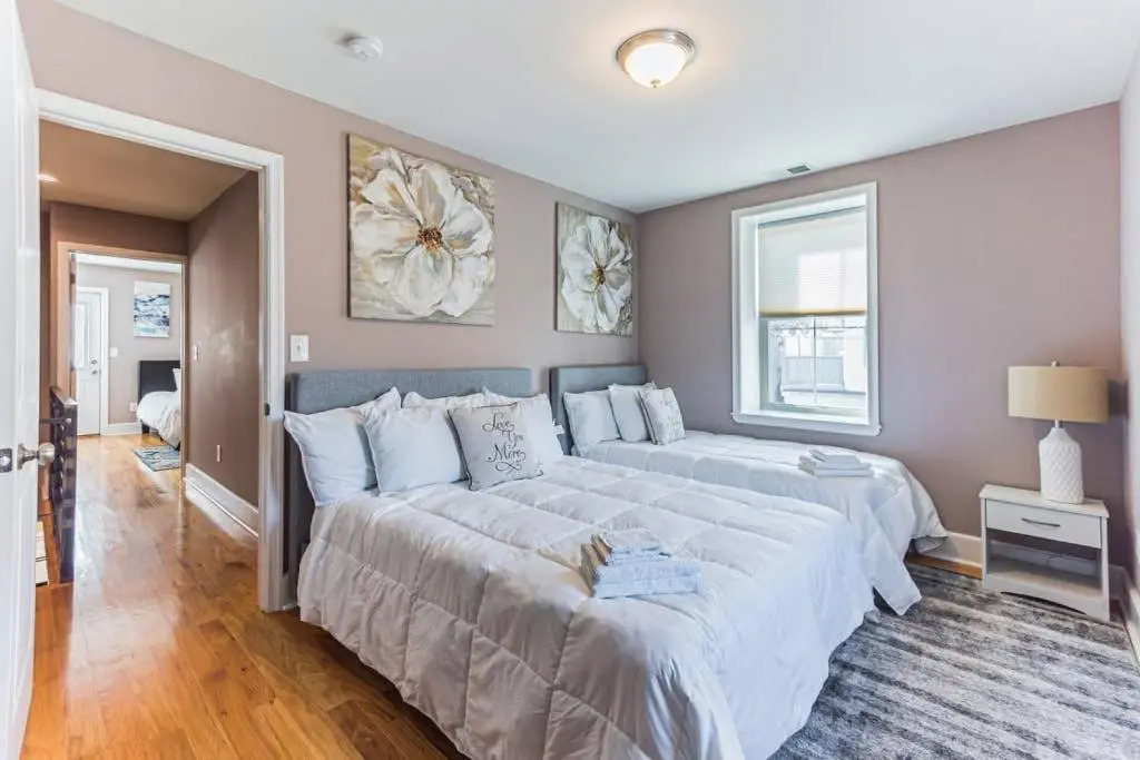 Fire Pit -Roof Deck- Parking -Penn-CHOP-Sleeps 7