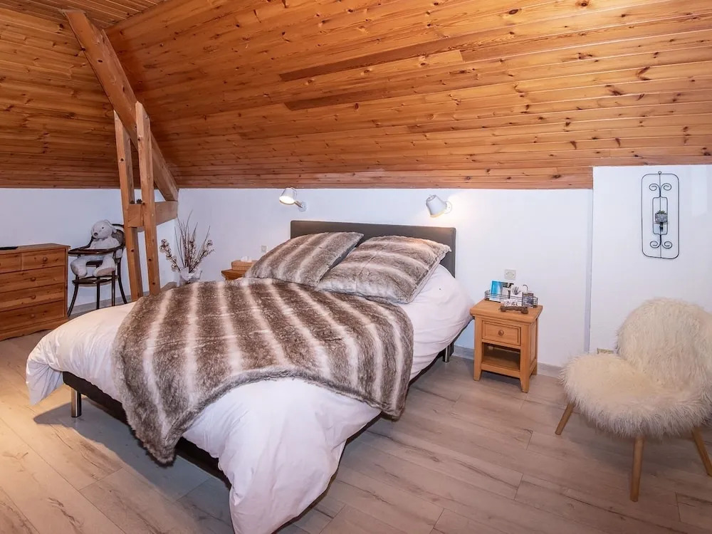 "La Combe Fleurie" Appartements & Chambres