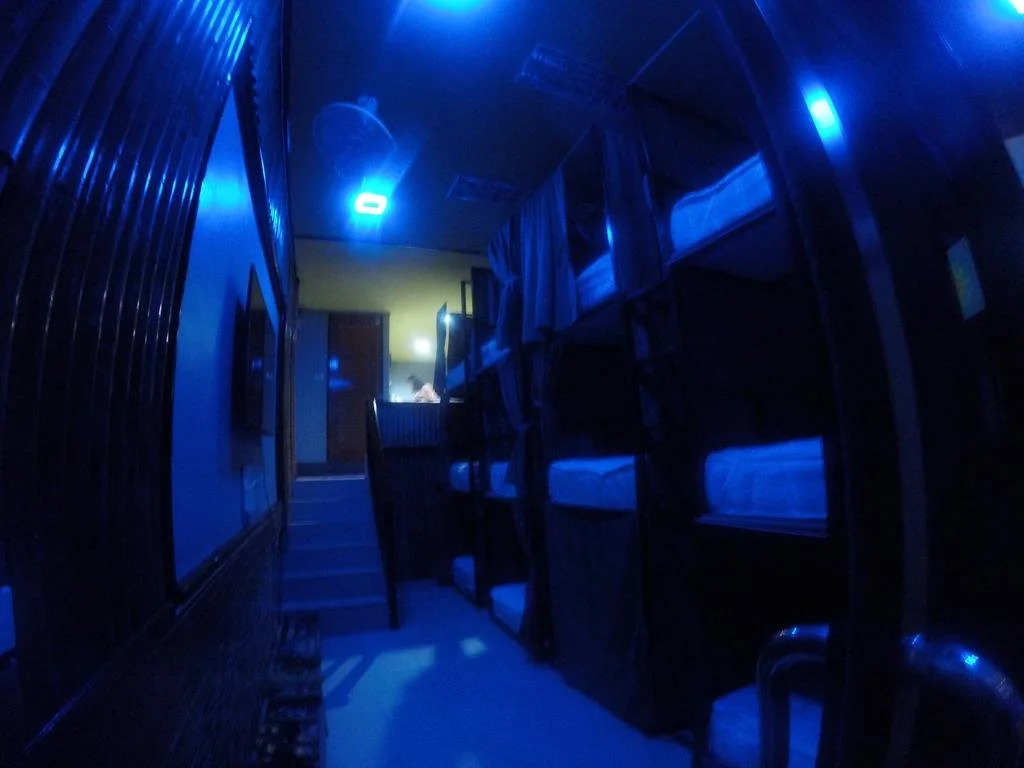 Coma Hostel and Travel Agency(โคมา เลาจน์ แอนด์ โฮสเทล)
