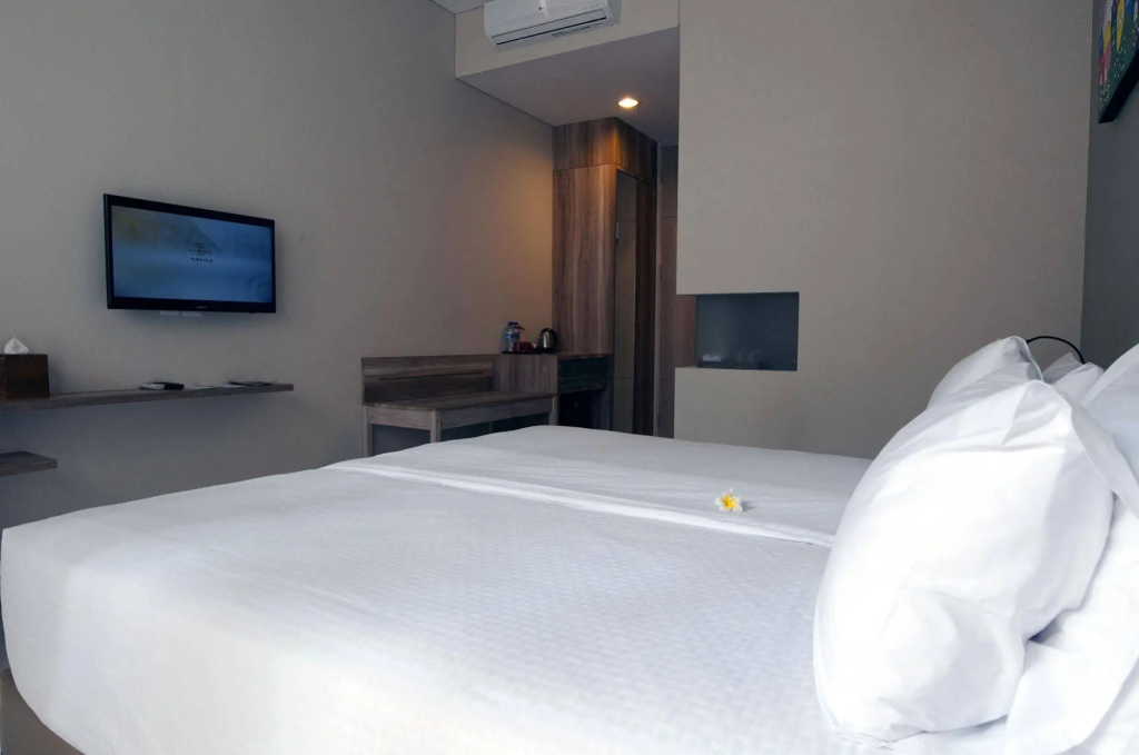 Mahogany Hotel