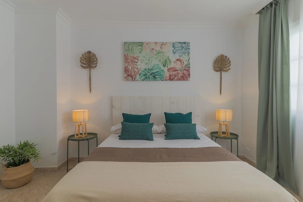 Sunny Terrace Apartment, Old Town Views