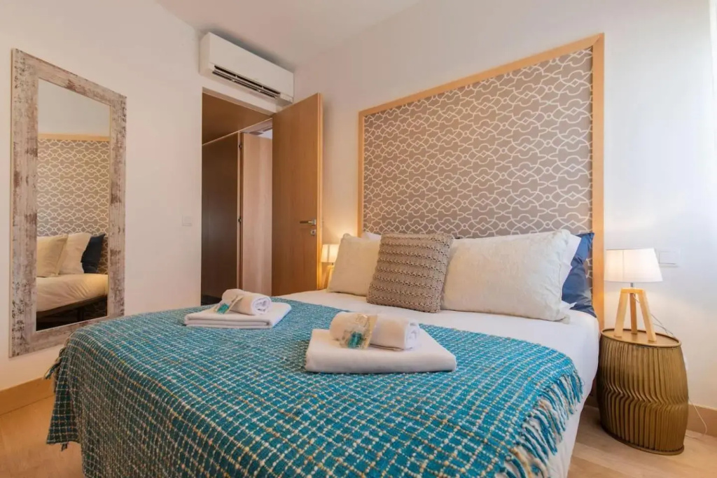 Lovelystay - Sunshine Residence in the Heart of Graça