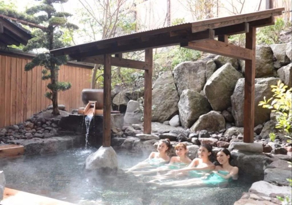 Yufuin Besso Shikisai Hotel