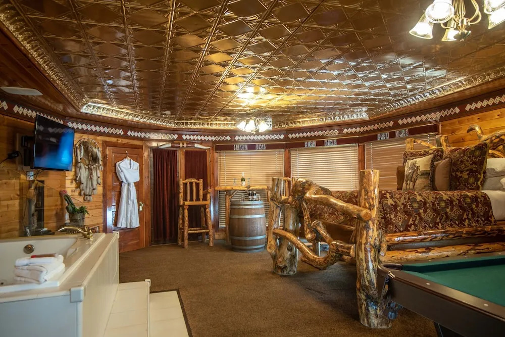 The Anniversary Inn - Logan